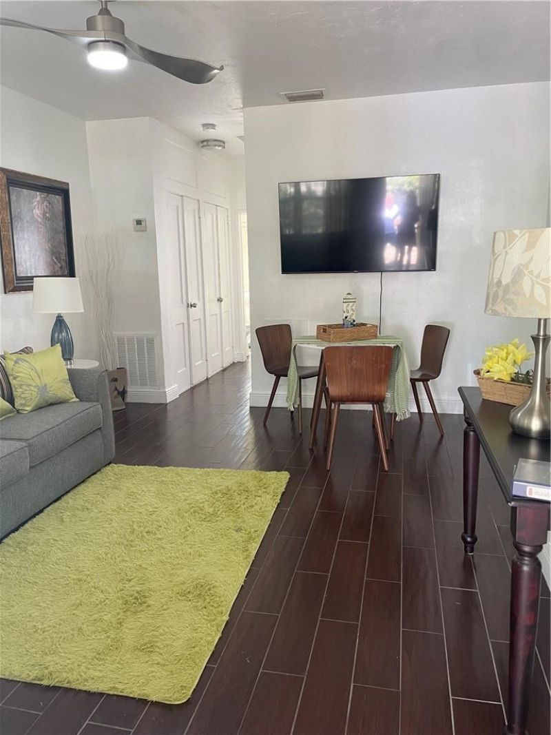 17 NE 9th Avenue, Unit 4, Fort Lauderdale, FL 33301 Photo