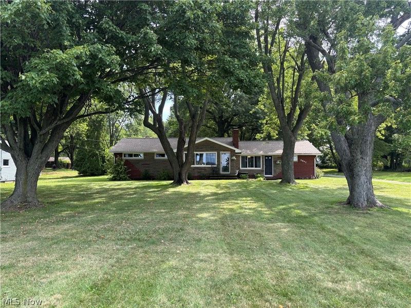 9842 Market Avenue N, Hartville, OH 44632 Photo 1