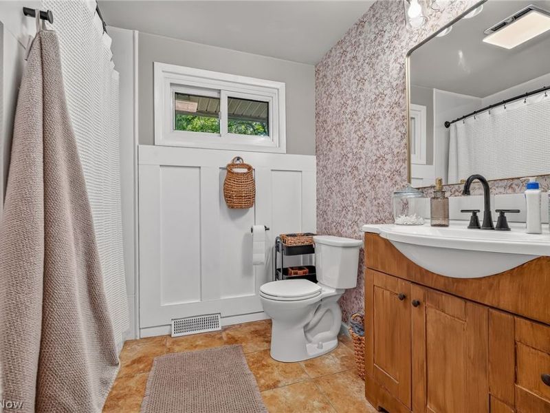 9842 Market Avenue N, Hartville, OH 44632 Photo 17