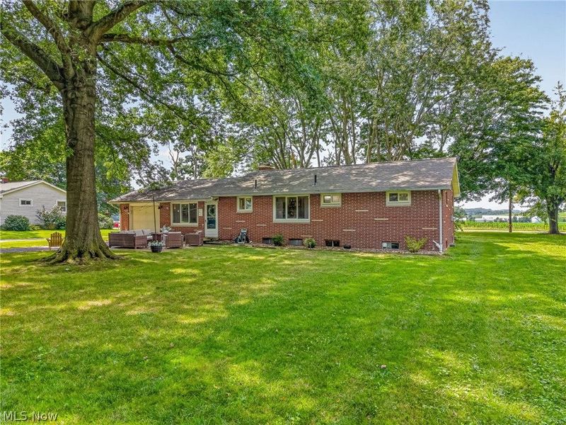 9842 Market Avenue N, Hartville, OH 44632 Photo 27
