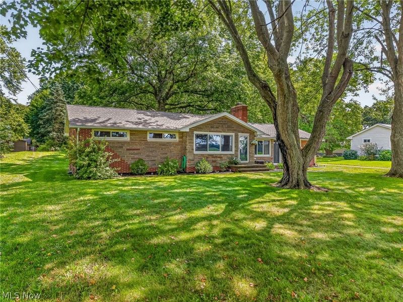 9842 Market Avenue N, Hartville, OH 44632 Photo 3