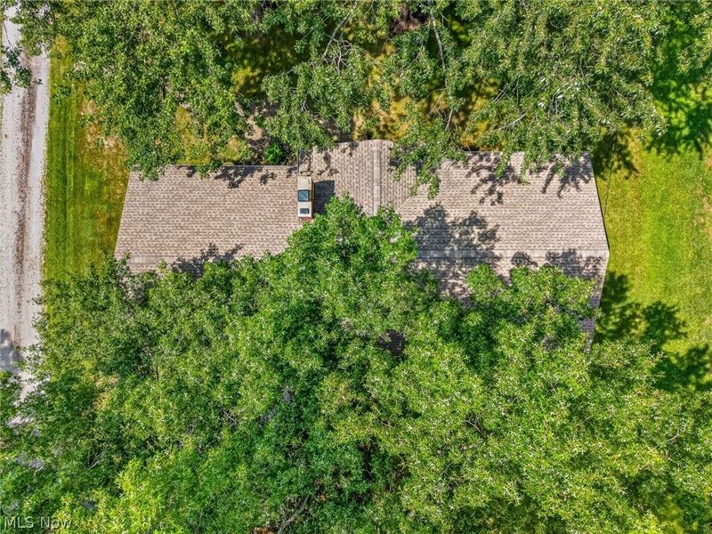 9842 Market Avenue N, Hartville, OH 44632 Photo 32