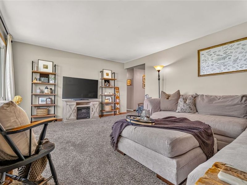 9842 Market Avenue N, Hartville, OH 44632 Photo 7