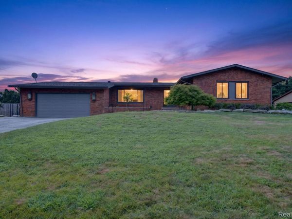 5730 Pine View Drive , York Township, Mi 48197