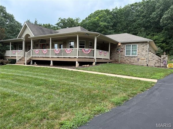 3349 Dakota Hills Drive, Pacific, MO 63069