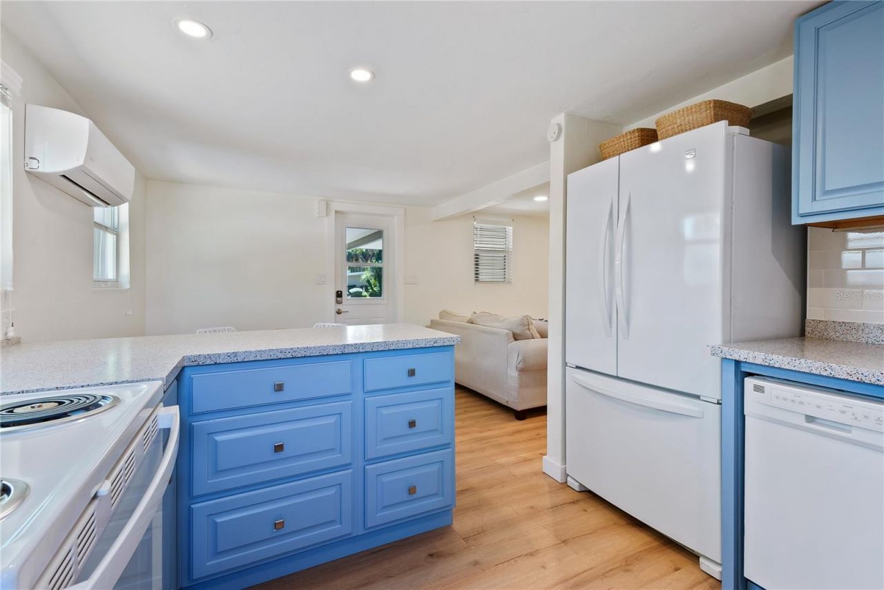 2311 Waldemere Street , Unit B, Sarasota, FL 34239 Photo