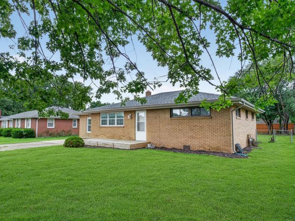 726 E School Street , Anderson, IN 46012