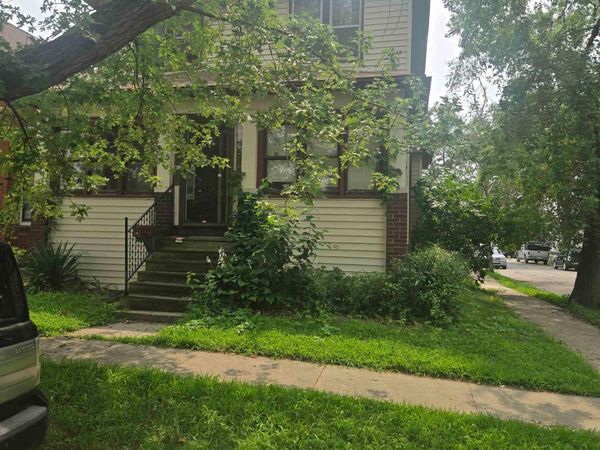 139 Perry Place Street, Wyandotte, MI 48192
