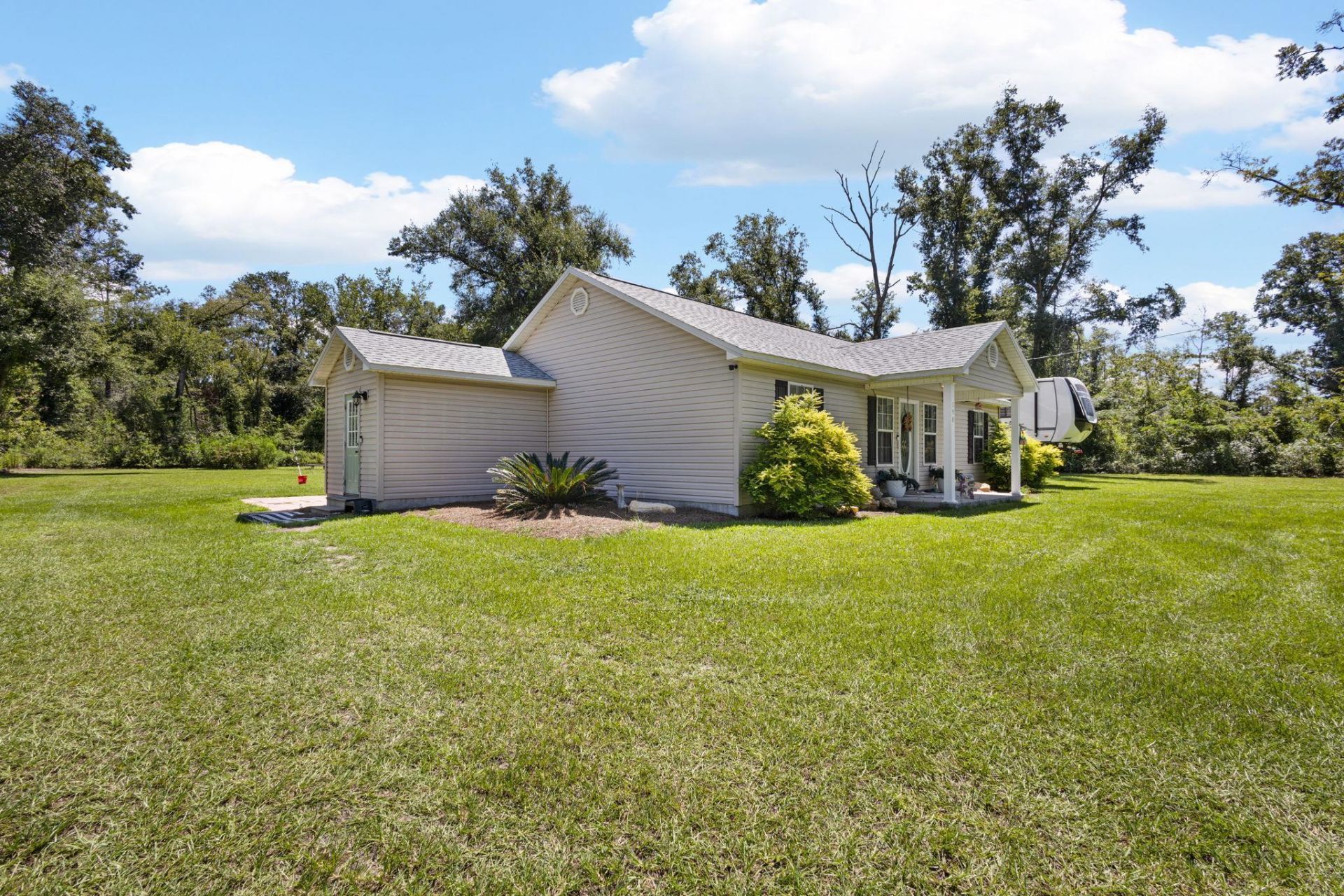 198 NE Gloriosa Lane, Lee, FL 32059 Photo