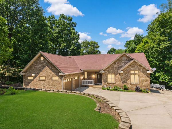 284 Crystal Creek Cir , Cadiz, KY 42211