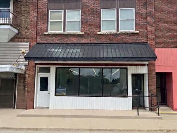 118 W Center Street, Monona, IA 52159
