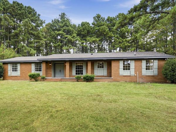 17 Old Fellowship, Ellisville, MS 39437