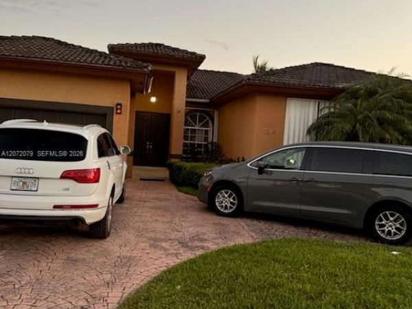15234 SW 140th St , Miami, FL 33196