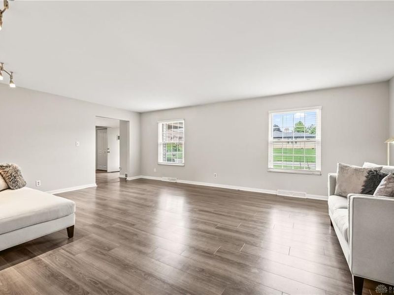 4800 Shiloh View Drive, Dayton, OH 45415 Photo 9