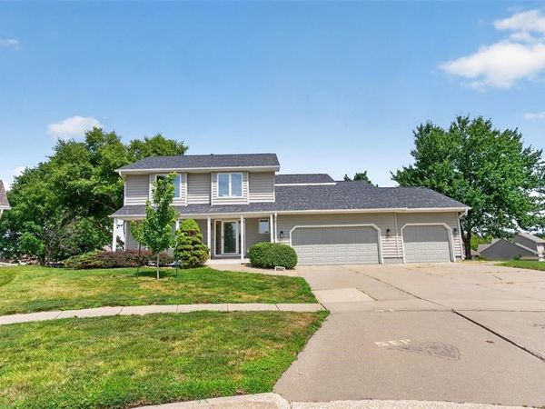 1110 Sandalwood Court SW, Altoona, IA 50009