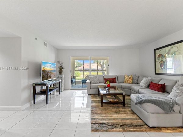 5876 Regal Glen Dr , Unit 101, Boynton Beach, FL 33437