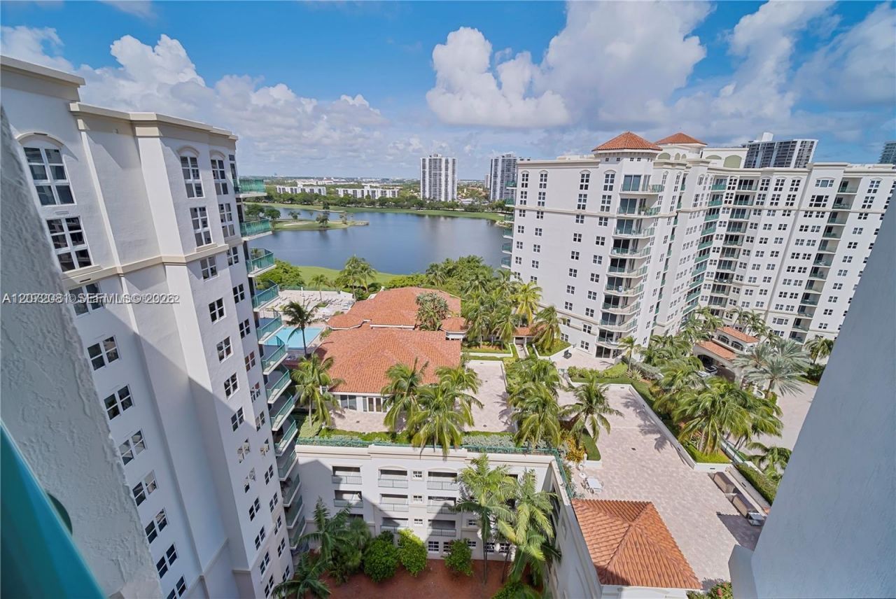 19900 E Country Club Dr , Unit TS18, Aventura, FL 33180 Photo