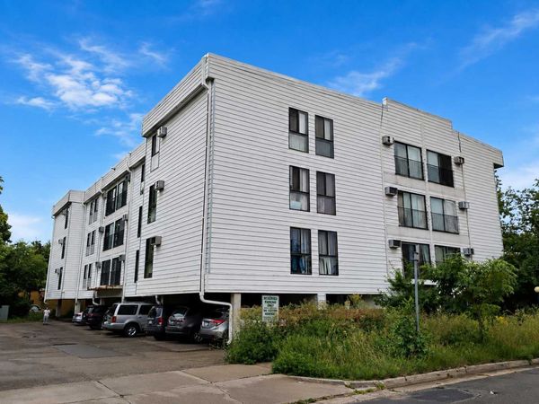 925 30th Avenue S, Unit 206, Minneapolis, MN 55406