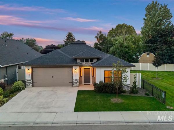 1469 N Parkshire Way, Meridian, ID 83642