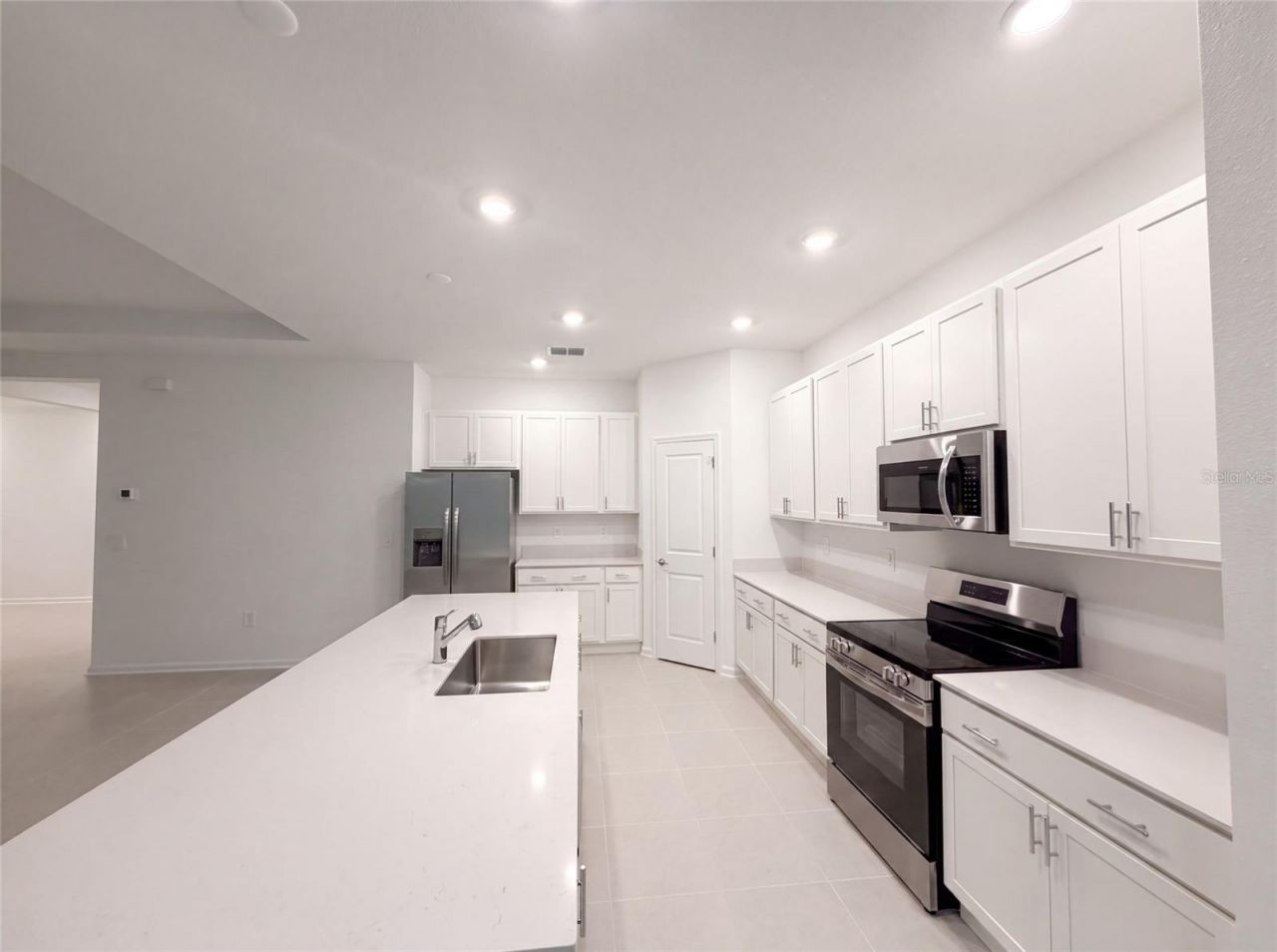 669 Tundra Loop , Groveland, FL 34736 Photo
