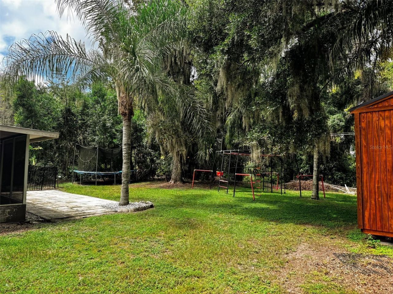46 Palm Drive , Yalaha, FL 34797 Photo