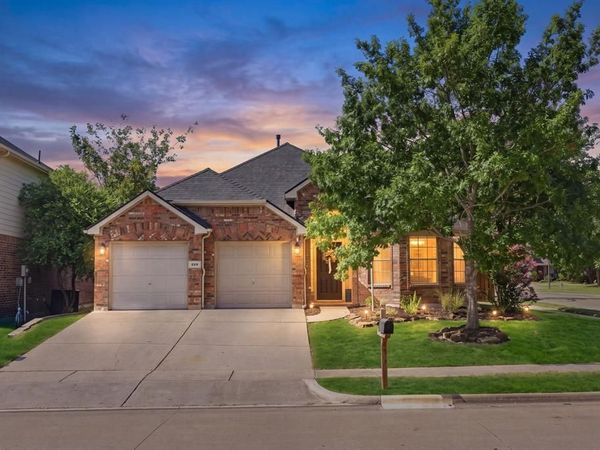 319 Sugarberry Lane, Fate, TX 75087