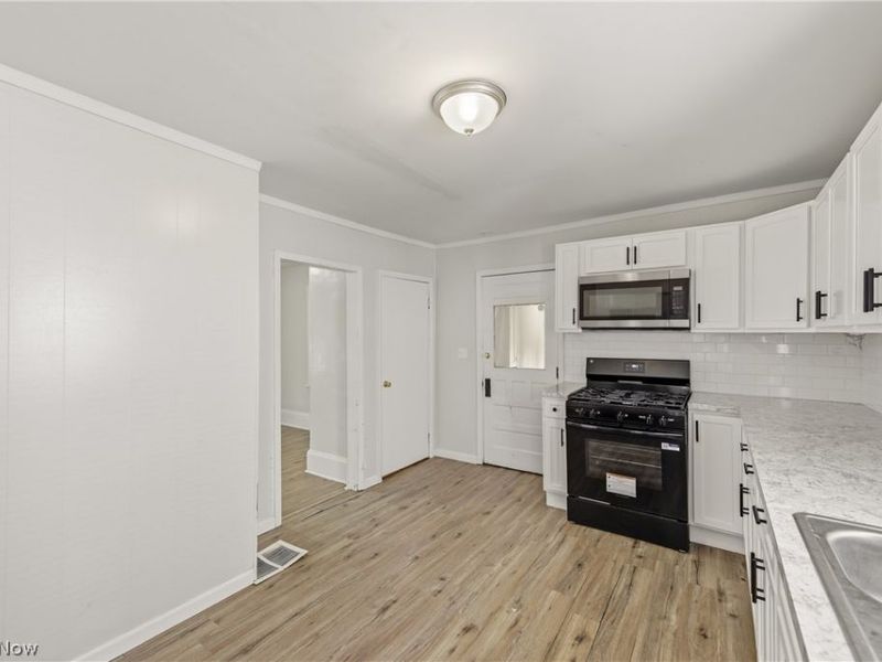 3810 Highland Road , Cleveland, OH 44111 Photo 14