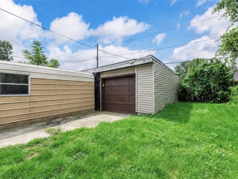 3810 Highland Road , Cleveland, OH 44111 Photo 3
