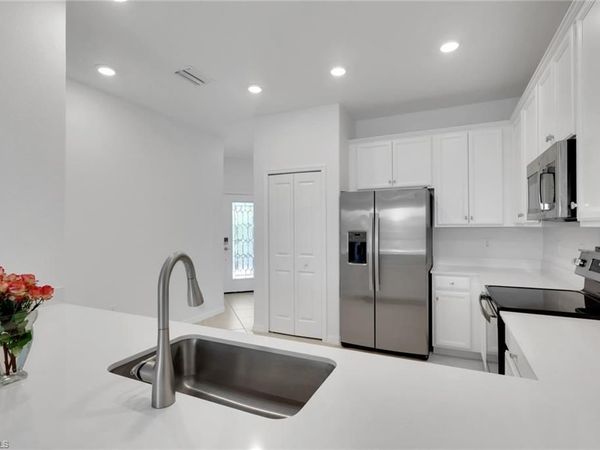 1645 Alameda DR, NAPLES, FL 34120