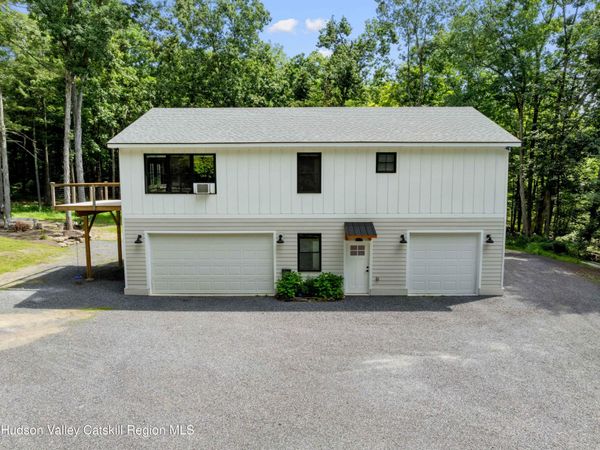 880 County Road 67 , Leeds, NY 12451