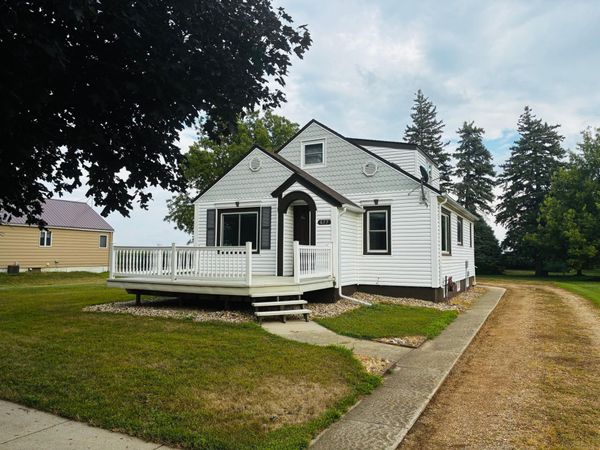 617 3rd Avenue , Brewster, MN 56119