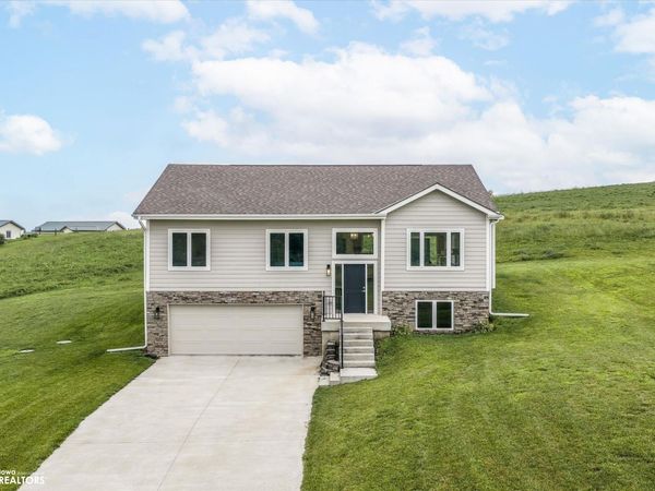 105 Bluegrass Lane, Woodbine, IA 51579