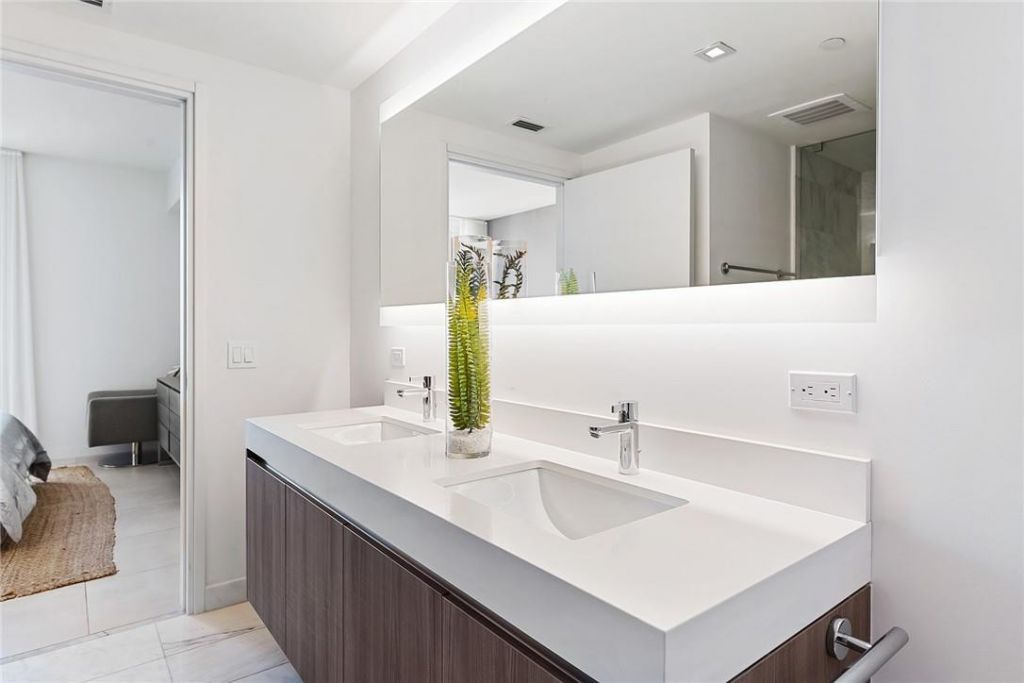 401 N Birch Road, Unit 1016, Fort Lauderdale, FL 33304 Photo
