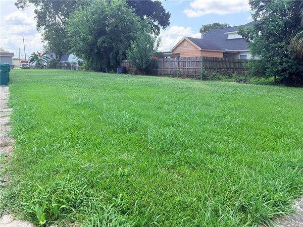 KEPLER Street, Gretna, LA 70053