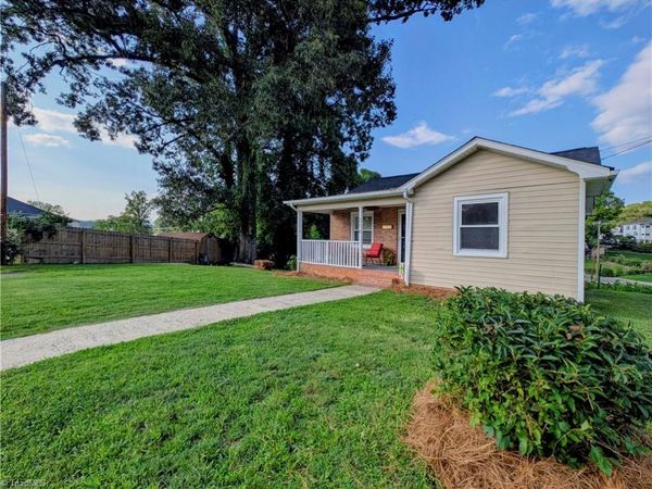 318 Hay Street , Mount Airy, NC 27030