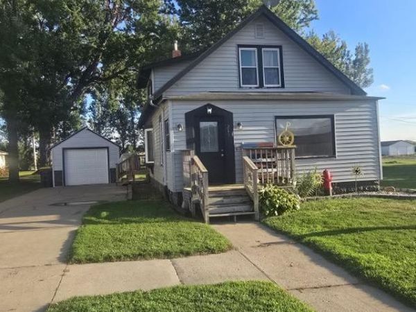 213 3rd Street W, Jasper, MN 56144