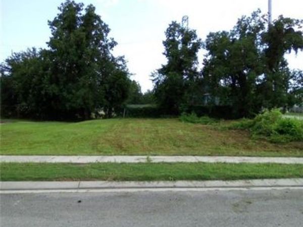 2937 LAUSSAT Place , New Orleans, LA 70117