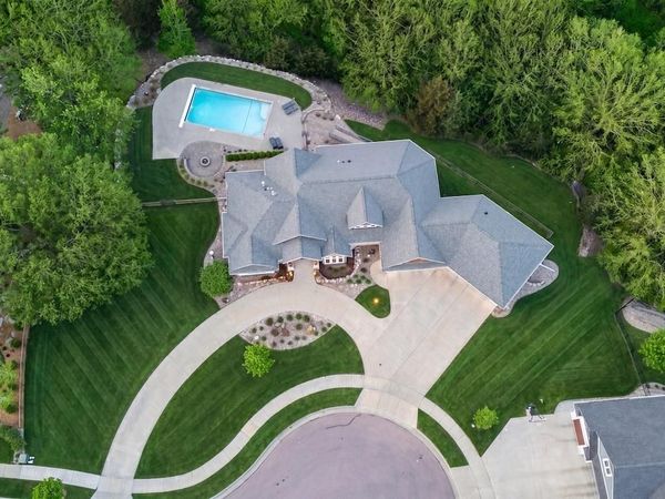 9004 E Torrey Pine Cir, Sioux Falls, SD 57110