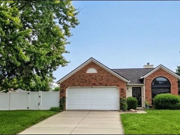 272 Suncrest Drive , Greenwood, IN 46143