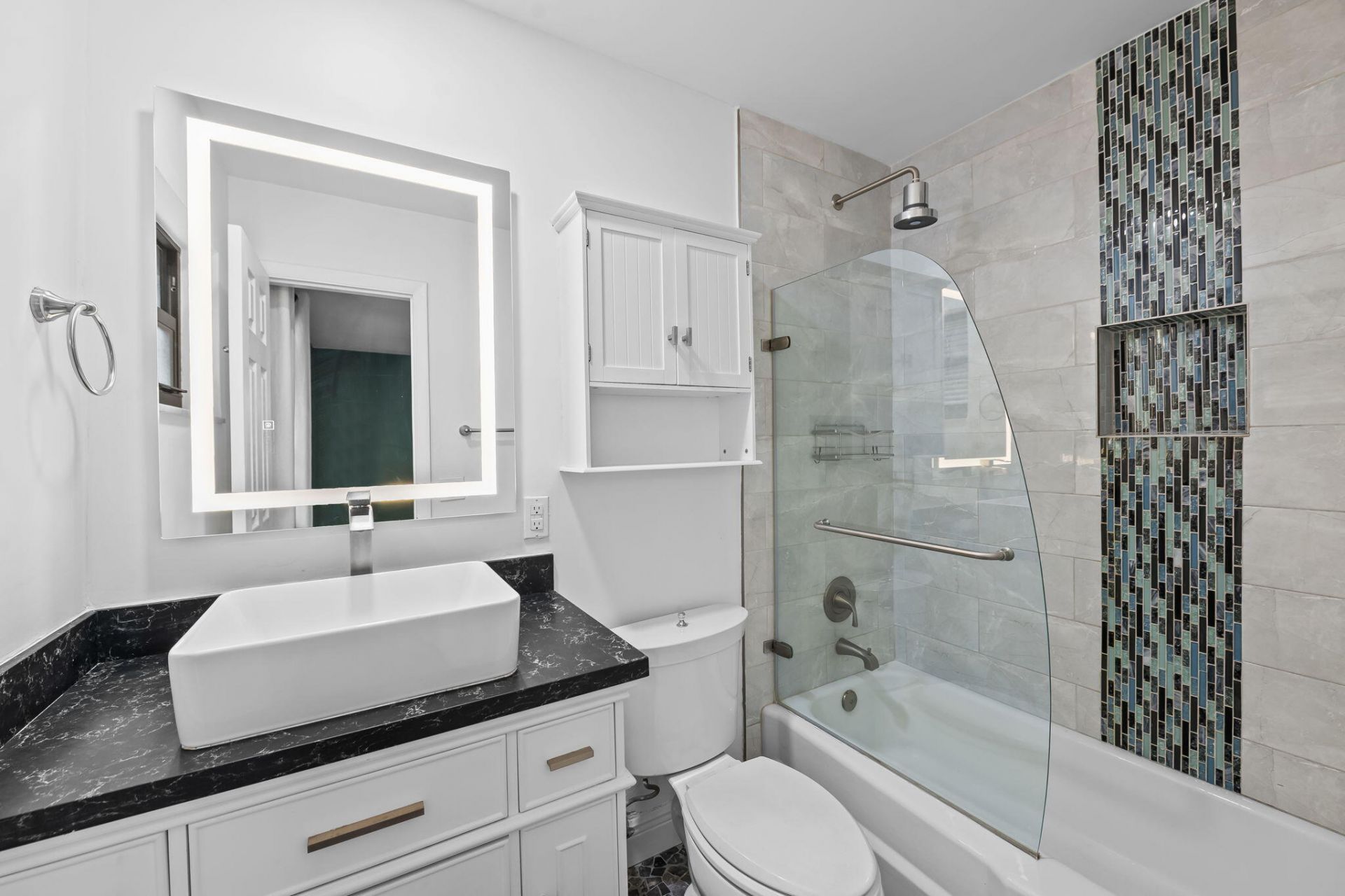 2700 NE 56th Court, Unit 4B, Fort Lauderdale, FL 33308 Photo