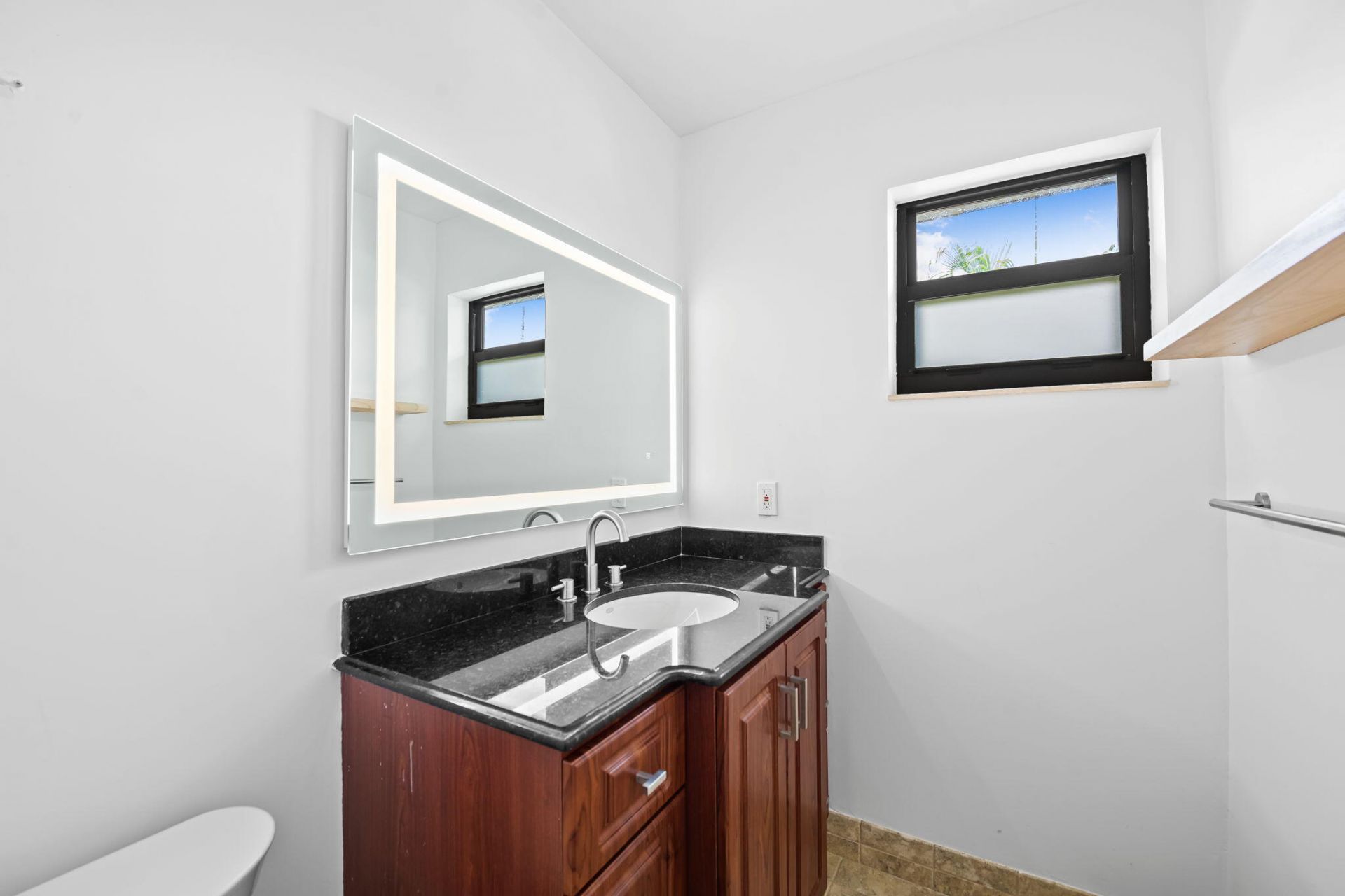 2700 NE 56th Court, Unit 4B, Fort Lauderdale, FL 33308 Photo