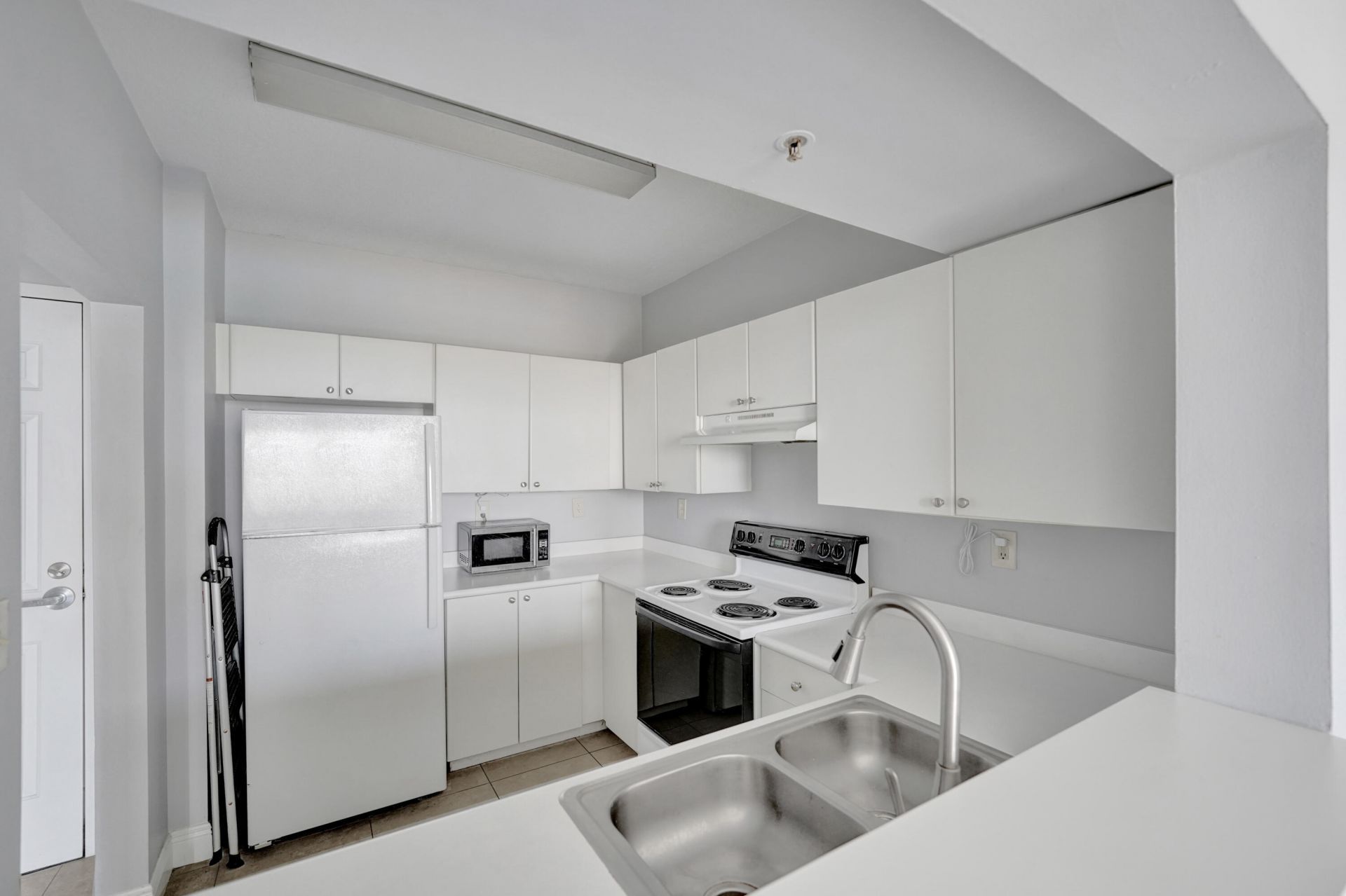 3020 NE 32nd Avenue, Unit 807, Fort Lauderdale, FL 33308 Photo