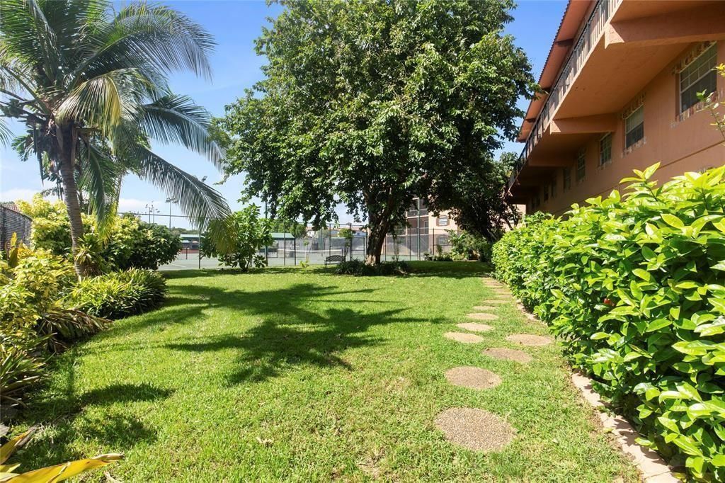 620 Tennis Club Drive, Unit 103, Fort Lauderdale, FL 33311 Photo