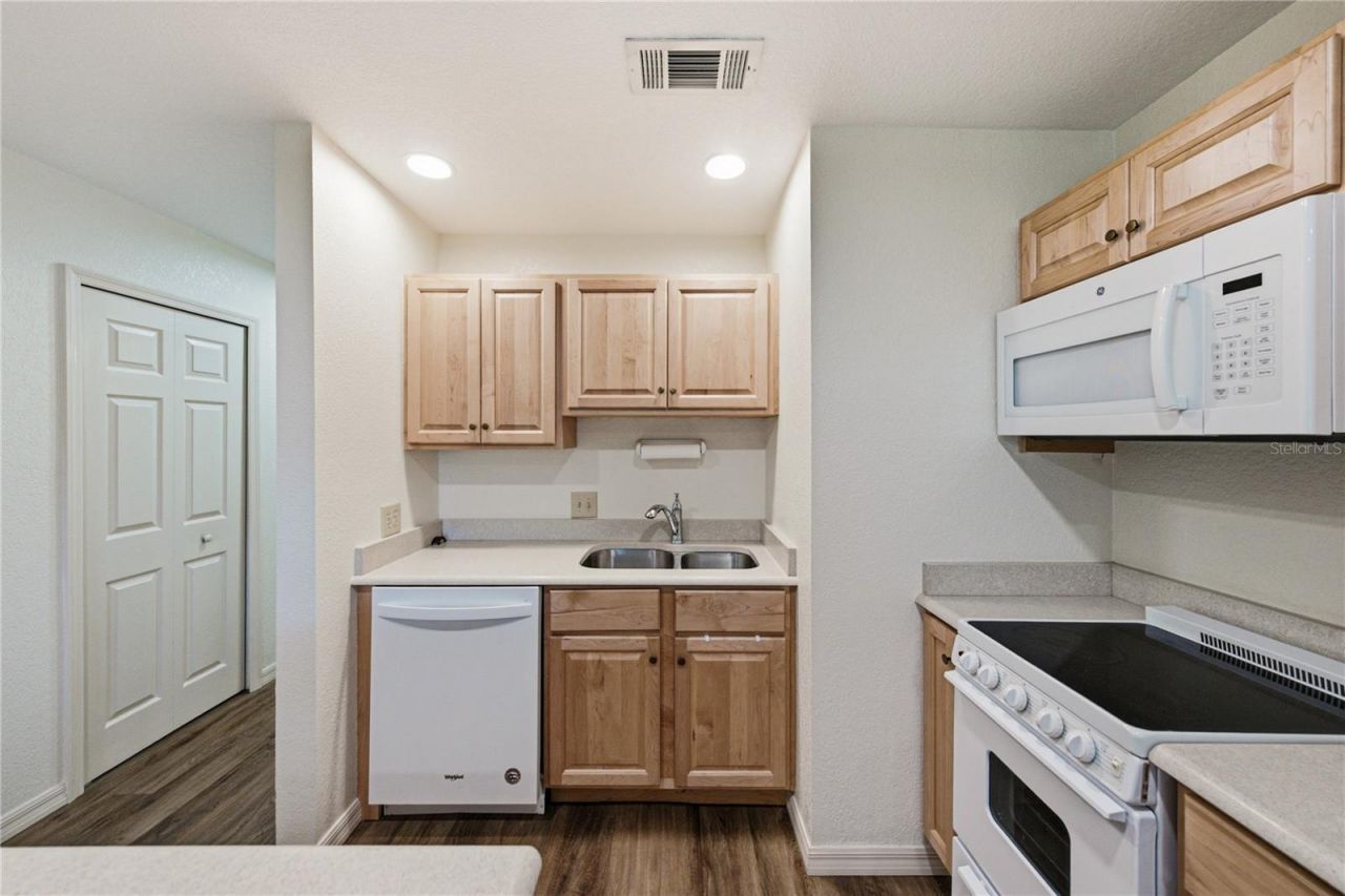 1018 N Tower Lane, Unit A, Lake Wales, FL 33853 Photo