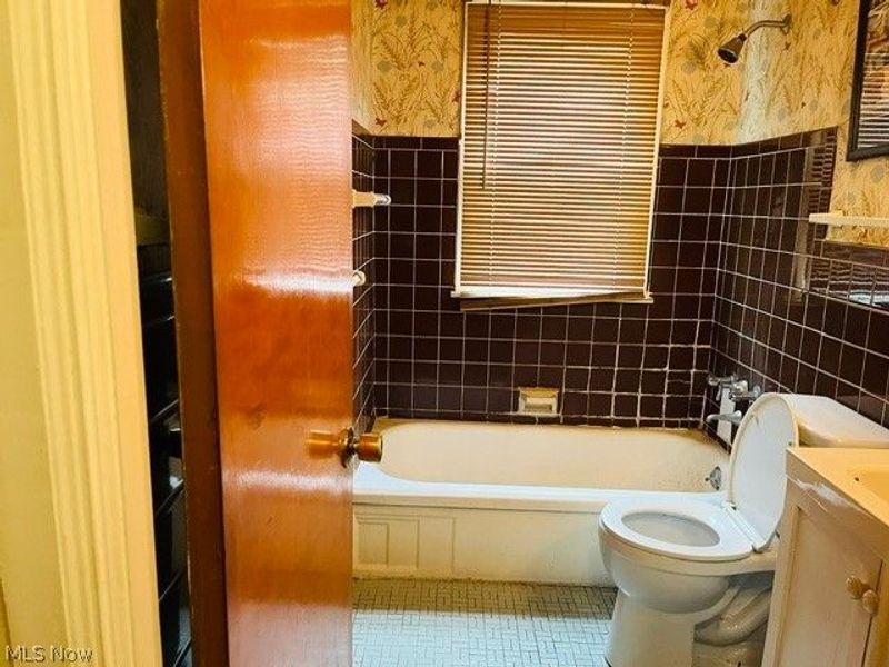 2465 Belvoir Boulevard, Cleveland, OH 44121 Photo 12
