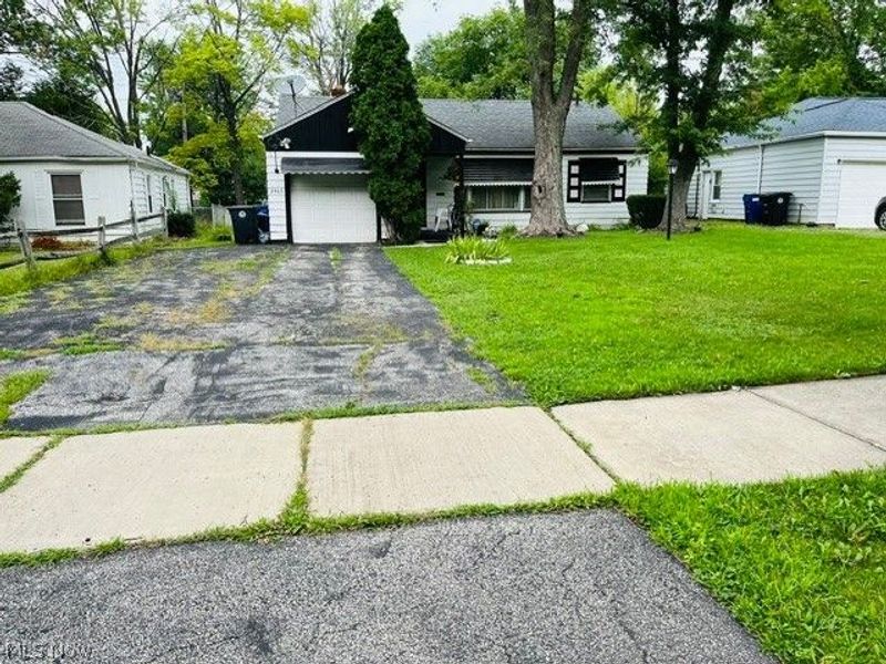 2465 Belvoir Boulevard, Cleveland, OH 44121 Photo 2
