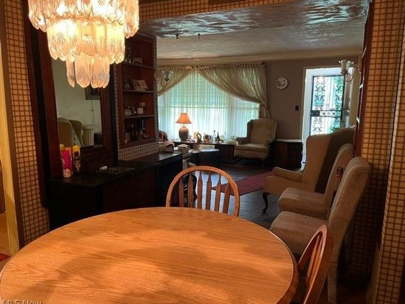 2465 Belvoir Boulevard, Cleveland, OH 44121 Photo 5