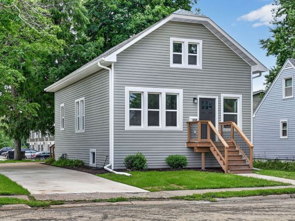 558 S 3rd Street , Rochelle, IL 61068