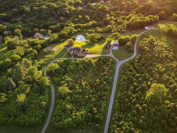 1357 Madison Creek Rd , Goodlettsville, TN 37072