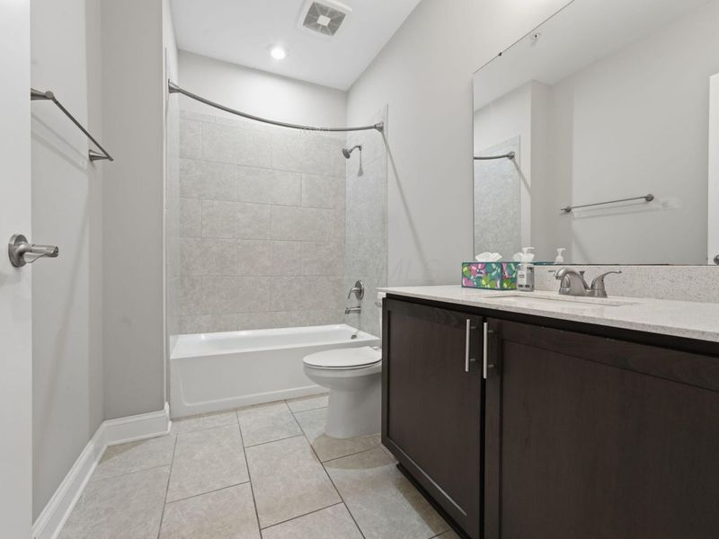 5339 Highpointe Lakes Drive , Unit 404, Westerville, OH 43081 Photo 12